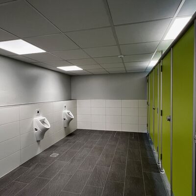 Grundschule Algermissen, Toilettenraum Jungen